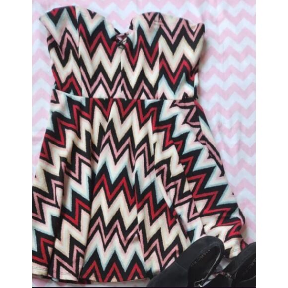 Wild Daisy Dress size XL Fully lined Y2k, 90's Fit Flair - Picture 3 of 5